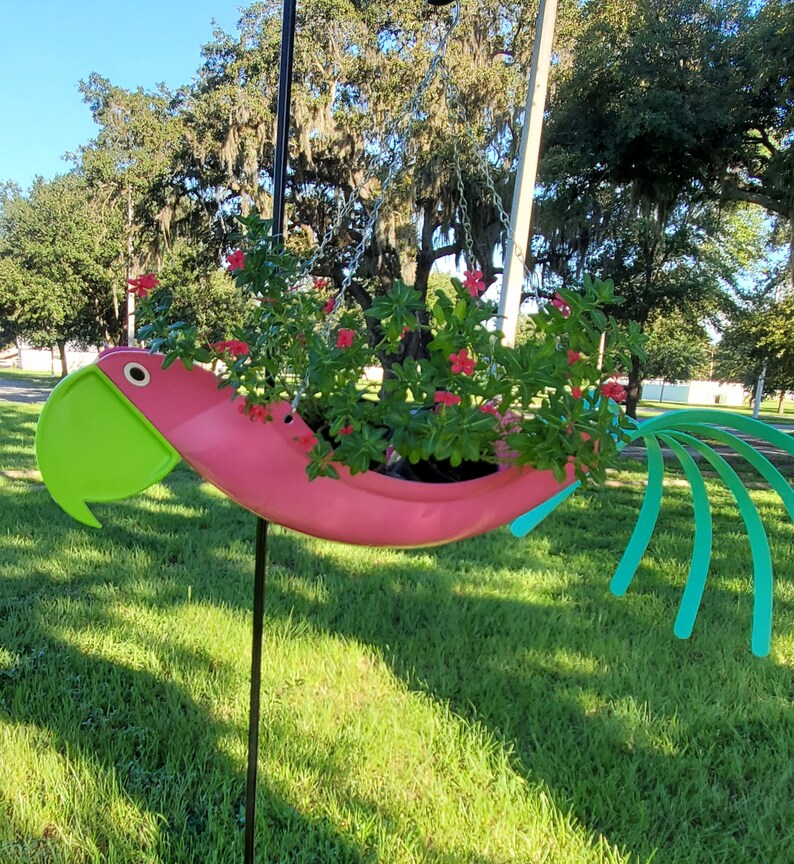 bird hanging planter Lilly The Colorful Bird – USA Planter